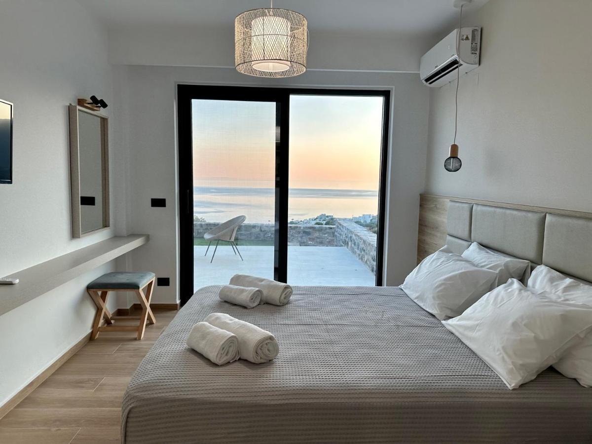פלאקיאס Skyline Iconic Villa מראה חיצוני תמונה